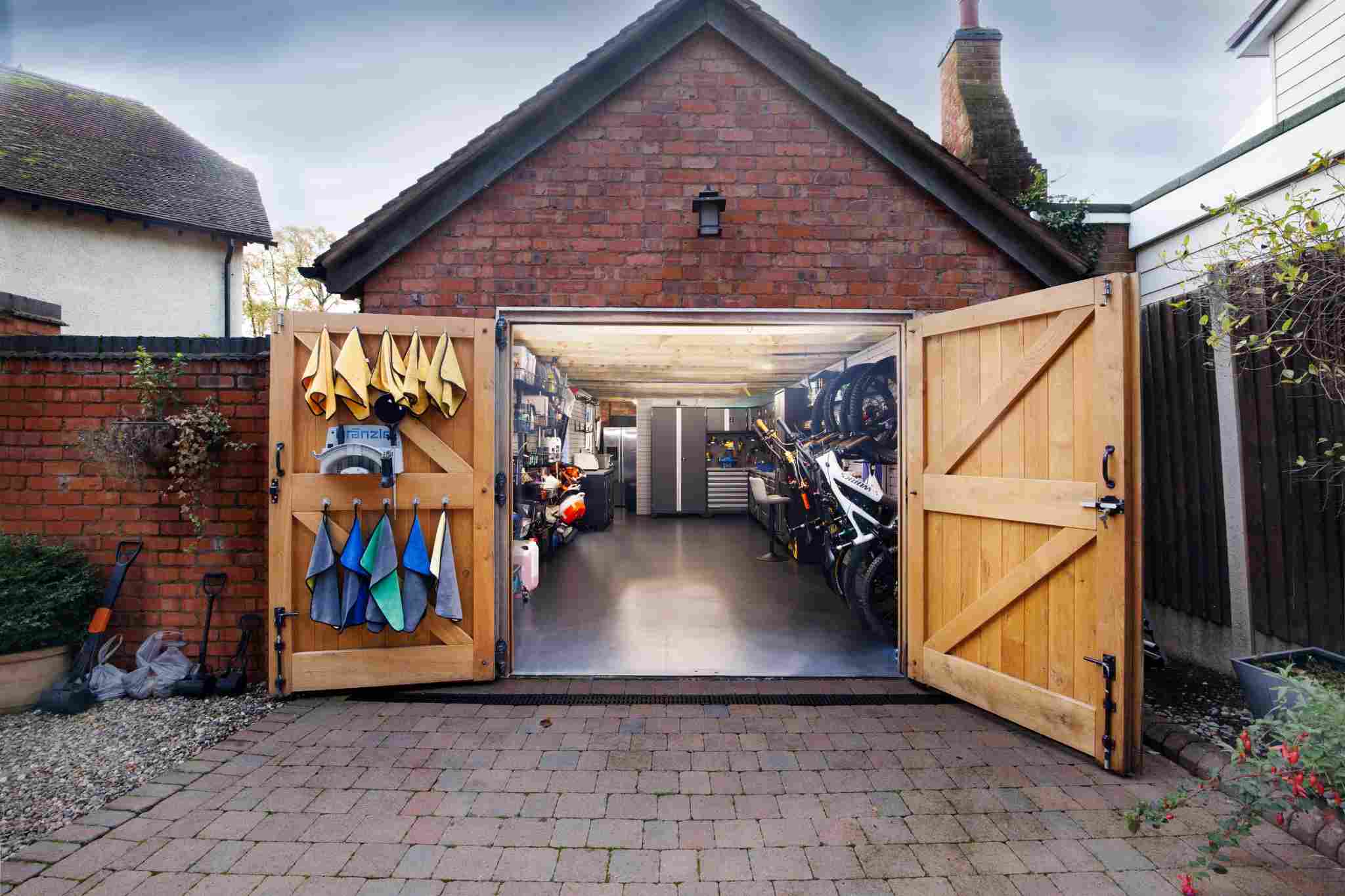 GaragePride garage with anti-fatigue floor tiles